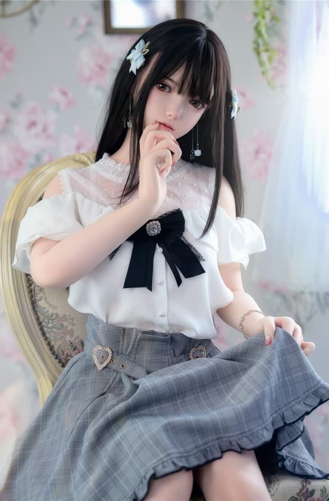 Emi 150cm B-cup